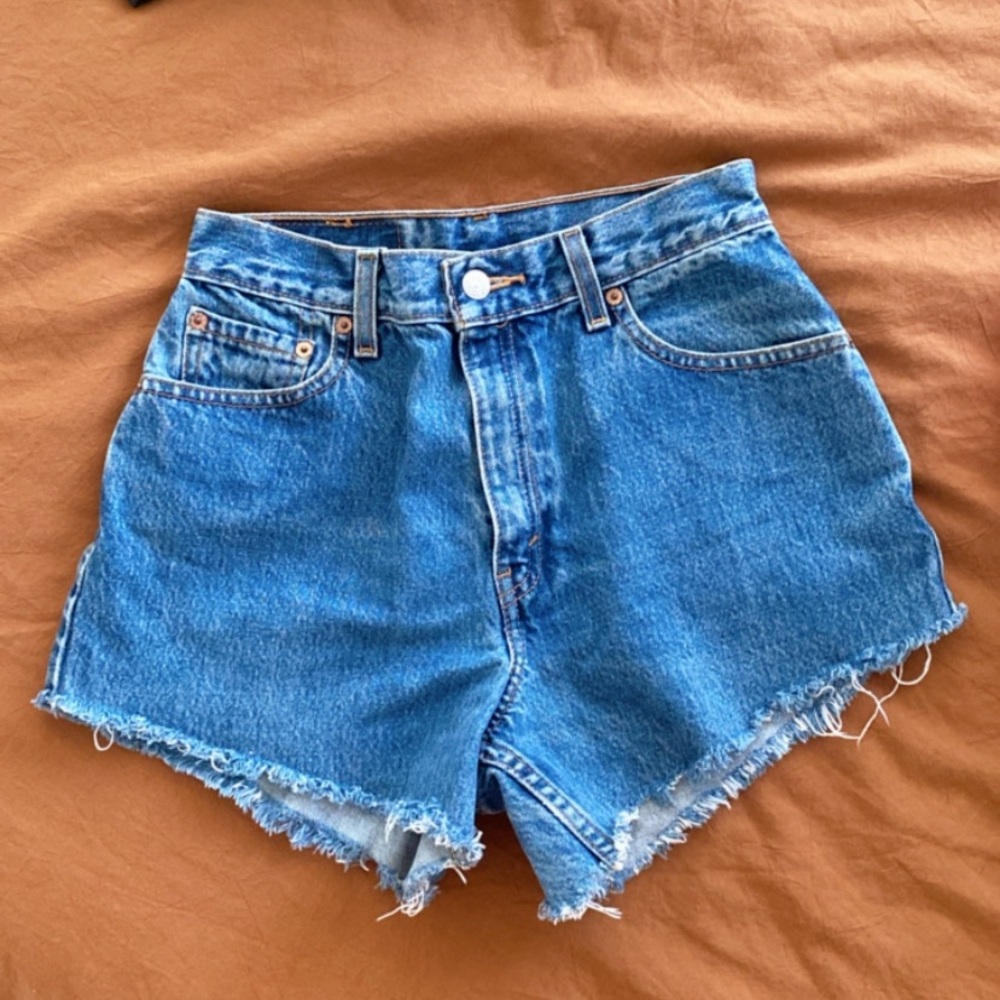 Levi’s cut off shorts size S, 24/25 from 550s